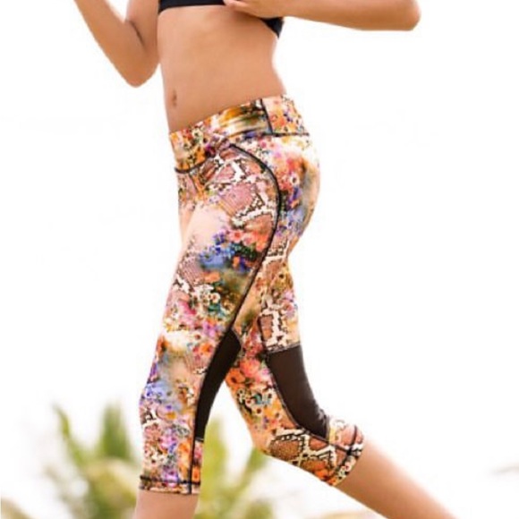 KI Pro Performance 🐍 🌺 Leggings - Picture 2 of 12